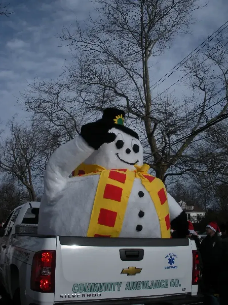 xmas-ambulance-010.webp